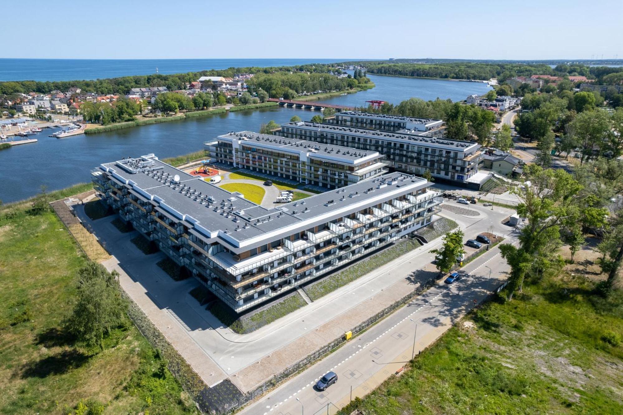 Wellness Resort Apartments Dziwnow Riverfront By Noclegi Renters Ngoại thất bức ảnh