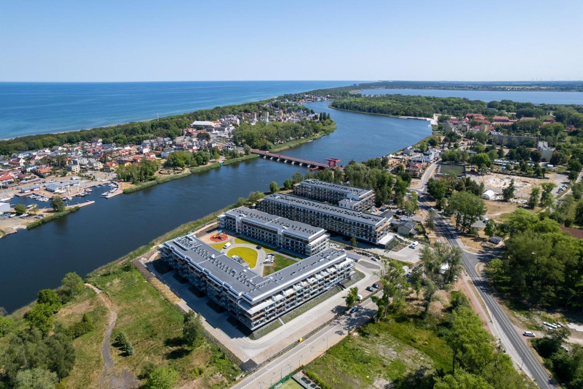 Wellness Resort Apartments Dziwnow Riverfront By Noclegi Renters Ngoại thất bức ảnh